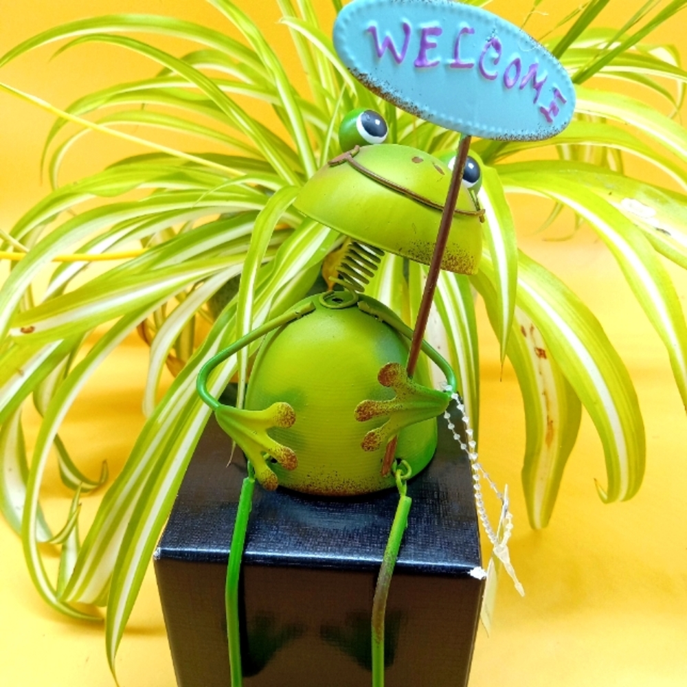 Metal Garden Welcome Frog